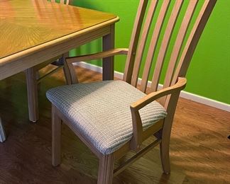 Dining Table w Leaf and 6 Chairs