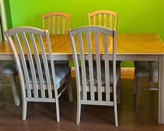 Dining Table w Leaf and 6 Chairs