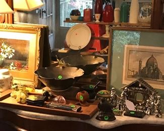 More items on the marble top dresser in the back room