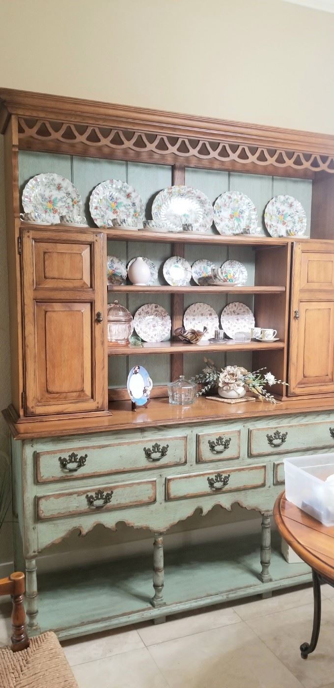 French Country-style Drexel breakfast front, what a great piece for your home