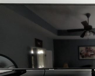 32" samsung TV with remote