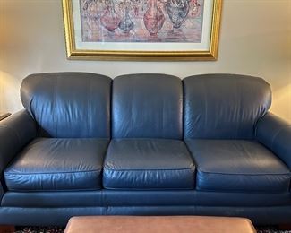 LA Z BOY LEATHER SOFA