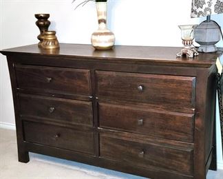 Solid wood chest of drawers / dresser