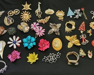 TONS of costume/vintage costume jewelry & brooches