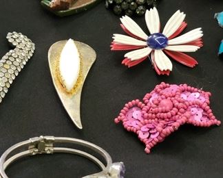 TONS of costume/vintage costume jewelry & brooches