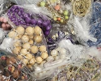 TONS of costume/vintage costume jewelry & brooches