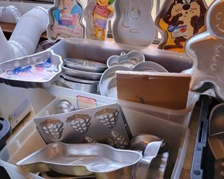 TONS of sheets & trays for all of your baking needs!