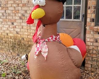 Blow up yard decor for EVERY holiday!🎃🎄☘️🦃🐇