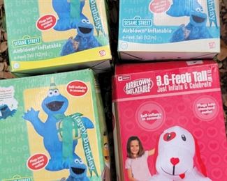 Blow up yard decor for EVERY holiday!🎃🎄☘️🦃🐇