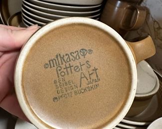 Mikasa Potters Art Japan "Buckskin" Dish set