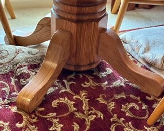 Oak Table Pedestal Detail 