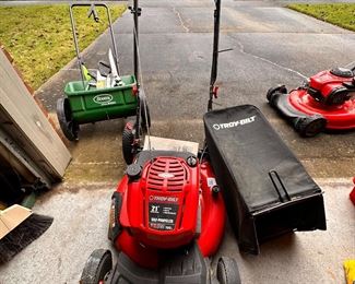 Troy Built
Self-Propelled Lawnmower 