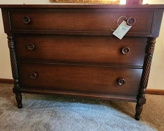 Matching 3 drawer dresser. Would be lovely in any room.