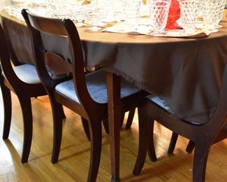 MAHOGANY DINING TABLE WITH 6 CHAIRS