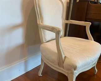 #7	Chair	white French Proventil chair 	 $75.00 			

