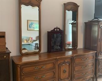 #63	Thomasville dresser with 9 drawers 77x20x31 mirror (2) 18x49	 $175.00 			
