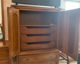 #64	Thomasville batcher chest 5 drawer 1 shelf with door 39x20x69	 $175.00 			
