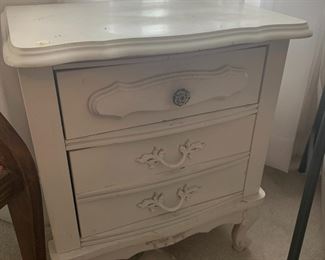 #66	white French provincial 2 drawer  end table 20x14x24	 $30.00 			

