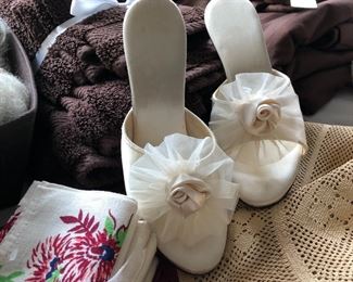 Lots of small size shoes and medium size clothing.  Men's also.