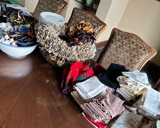 Lots of colorful napkins and table dressings.