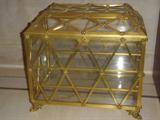 A LARGE BRONZE AND GLASS CHEST, A UNUSUAL AND FINE QUALITY ITEM.
MOST LIKELY MADE AS PART OF A TANTALUS.