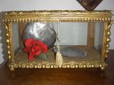 FINE SMALL GILT VITRINE.