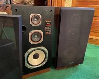 Fisher DS-811 Speakers