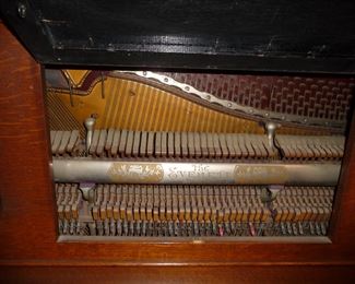 lovely piano  INSIDE