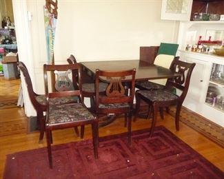 Duncan Phyfe Drop Leaf with leaves and pads 6 chairs 