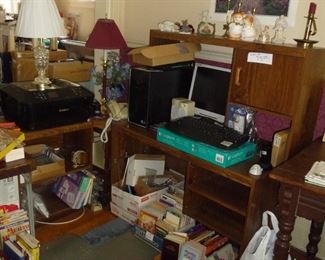 Office / more books / lamps 