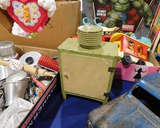 Antique toy GE refrigerator 