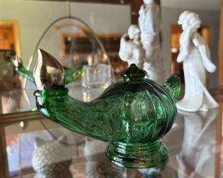 Vintage Avon collectible Aladdin lamp