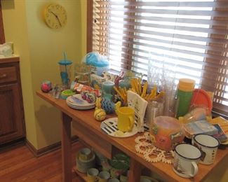 Rolling wooden server