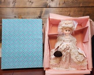 Madame Alexander Walt Disney World  Martha Washington