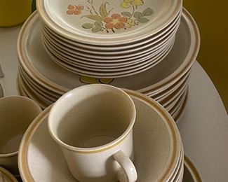 Hearthside Garden Festival Dish Set 