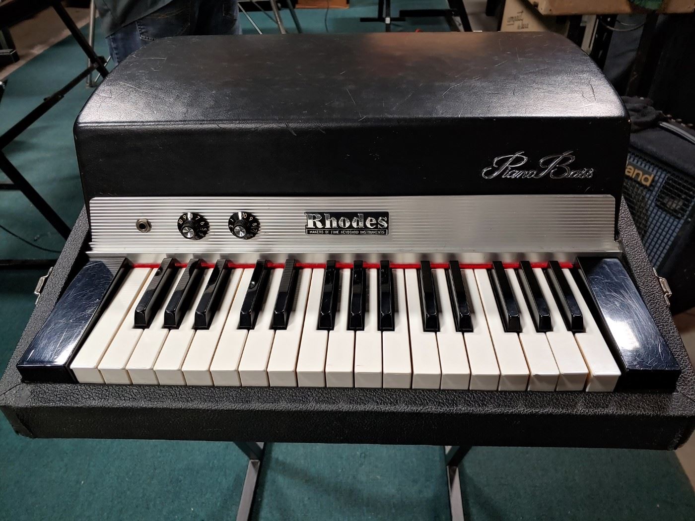 Rhodes Bass