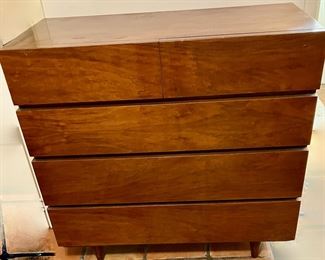 Chest of Drawers Upright Mid Century American of Martinsville