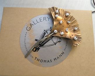 Thomas Mann techno-romantic bronze ginkgo leaf design brooch.