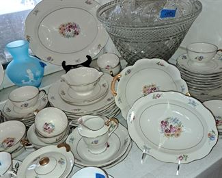 Complete set of Thomas Haviland dinner ware, New York