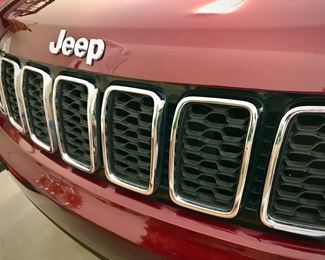 2018 Jeep Grand Cherokee                                                          Category: 
SUV
Style: 
Limited Sport Utility 4D
Engine: 
V6, VVT, 3.6 Liter
Transmission: 
Automatic, 8-Spd
Drivetrain: 
4WD