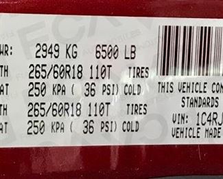 VIN: 1C4RJFBG6JC273283