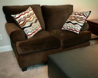 Loveseat 