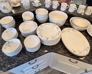 32 Piece Pfaltzgraff $35