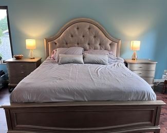 A.R.T. Furniture king-sized bedframe with Serta motion series adjustable mattress