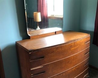 4 drawer dresser with attached mirror