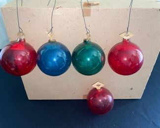 5 World War II era unsilvered Christmas ornaments with paper tops