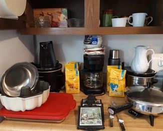 Kitchen stuff, to the left of the entrance