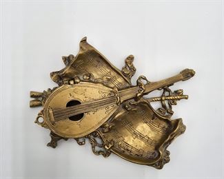 Vintage Brass Mandolin and Sheet Music Trinket Box. Made in Japan 
1 1/2 X 9 X 8