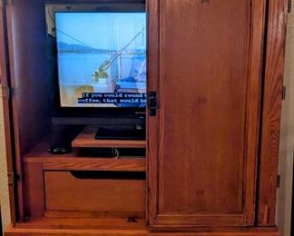 Great tv cabinet. 