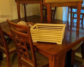 Very nice dining set